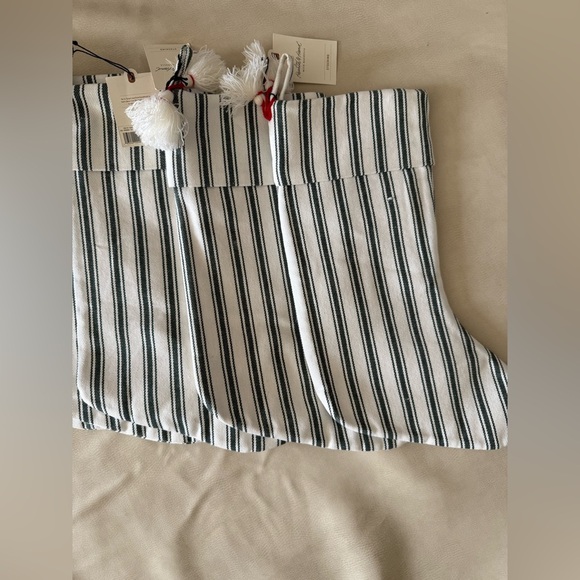 A bundle of hearth and hand Christmas stocking - Picture 4 of 11